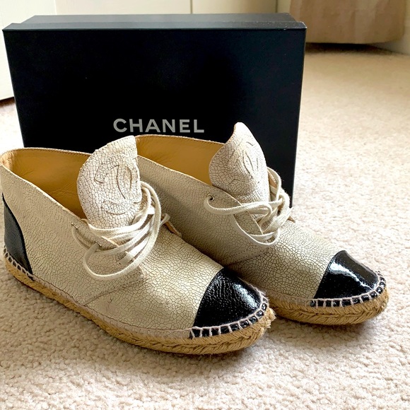 CHANEL Shoes - 🌺HostPick🌺CHANEL Crackled leather high top espadrille/sneakers
